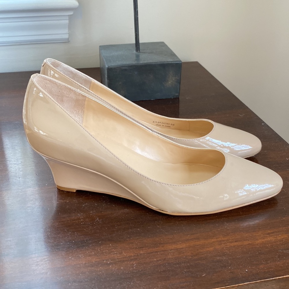 COLE HAAN Grand Os Nude Patent Wedges Size 8.5 A15-BR D42383